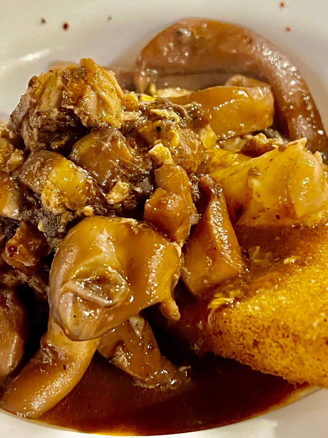 Local restaurants & taverns